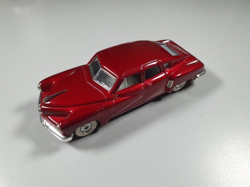 Tucker 1948 road - road, signature