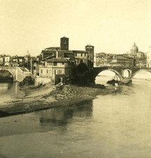 Italy Roma Tiber Island Old