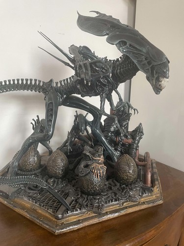 Alien queen sideshow statue - queen,
