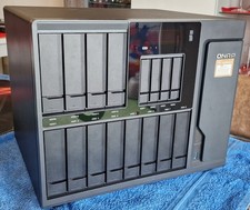 Serveur NAS QNAP-TS1635ax + accessoires + Samsung 860 Evo M2