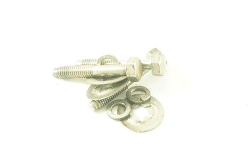 Boulons fixation capot - boulons,
