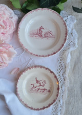 2 ANCIENNES PETITES ASSIETTES ROSE TERRE DE FER LA CHASSE DINETTE ENFANT JOUET