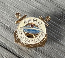 Bouton de col ancien " Marine