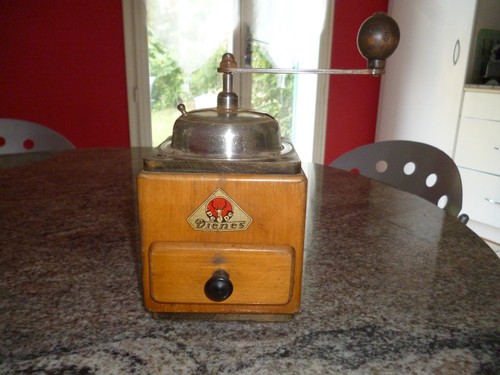 Moulin cafe la marque - a,
