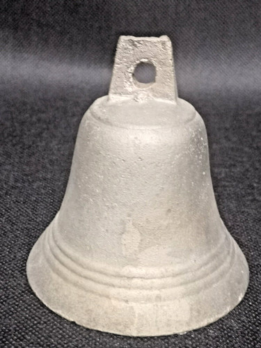 Ancienne petite cloche - , en