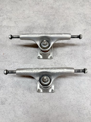 Vtg venture skateboard trucks - vtg,