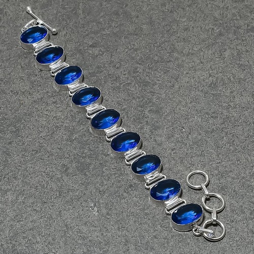 Bracelet ethnique fait - , main