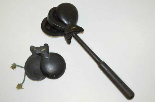 Paires de castagnettes - -2,