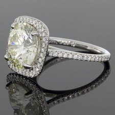 Bague ronde de fiançailles