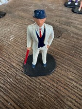 SCALEXTRIC FIGURINE SPECTATEUR AVEC CANNE 1/32 54 MM PIECE DE DIORAMA GRIS MARIN