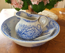 Ensemble toilette "Jardinière" , faience Saint Amand Hamage Nord