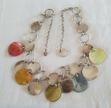 Superbe grand collier Lili La Pie en plaqué argent et nacre multicolore