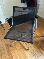 FAUTEUIL EAMES A 108
