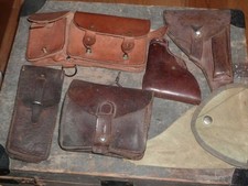 Lot d'étuis cuir tissu de revolver pistolet cartouchières 1GM 14/18 et 2GM 39/40