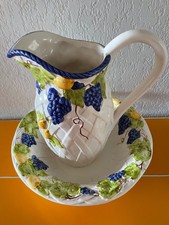 Corbeille de fruits en relief