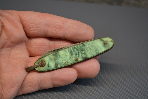 Ancien petit couteau pliant - petit,