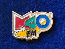 RARE PINS RADIO M40 FM MÉDIA