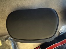 Coussin dosseret passager Yamaha TMAX & Xmax,  Sticker & vis manquant NEUF