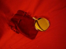 flasque cognac REMY MARTIN avec sa pochette velours rouge