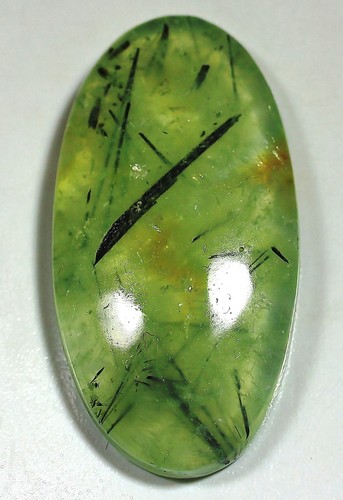 Cabochon ovale préhnite vert