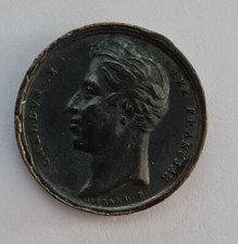 PETITE MÉDAILLE EN ARGENT . COURONNEMENT DE CHARLES X ROI DE FRANCE EN ARGENT .