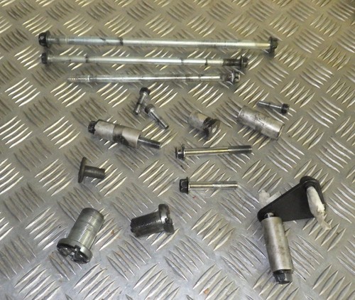 Suzuki 650 axe - 99/02,