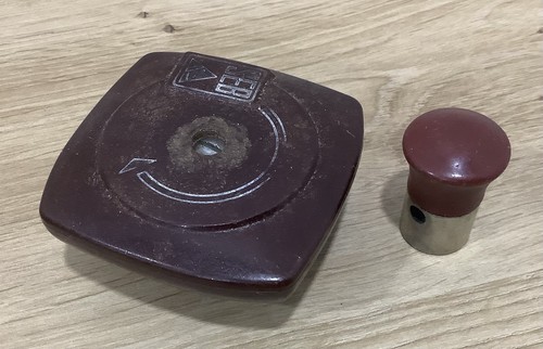 Soupape ancienne rouge - soupape,