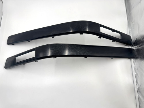 Front bumper side trims - front,