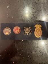 Lot de 4 pins Militaire 