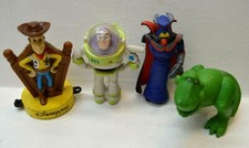 JOUET LOT 4 FIGURINES TOY