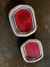 2 CABOCHONS AILES ARRIERE NEUF