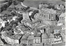 69.  ST SYMPHORIEN SUR COISE. VUE AERIENNE SUR LE QUARTIER DE L'EGLISE. 1984.