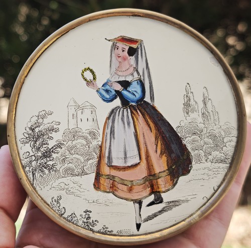 Boîte ronde ancienne - , en
