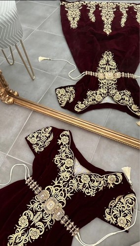 Robe traditionnelle brodée - traditionnelle,