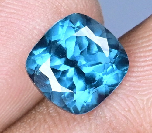 Pierre gemme zircon bleu - gemme,