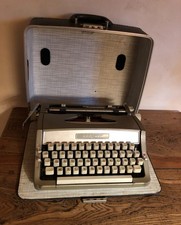 Machine à écrire mécanique portable Brother Vintage