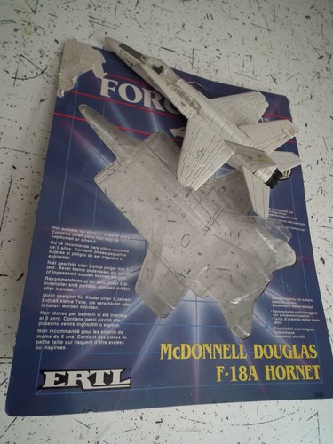 Avion métal miniature ertl - miniature.,