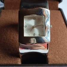 Montre femme LBVYR quartz bracelet rigide pile incluse