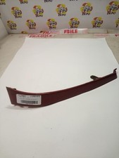 Enjoliveur moustache optique