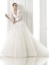 NWT Pronovias Bestine Sample