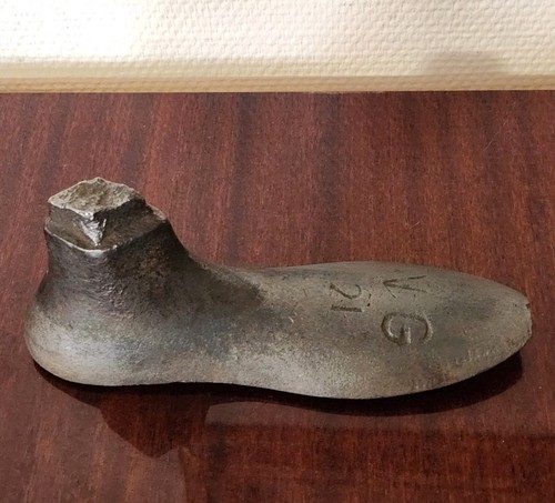 Ancienne forme enclume - forme,