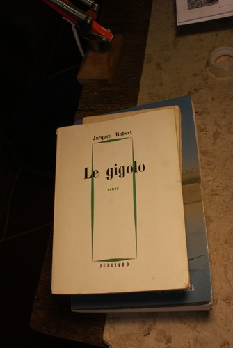 Gigolo robert jacques - le, jacques.
