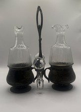 Service à condiments en verre et métal argenté avec support à deux carafes