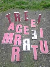 LETTRES D'ENSEIGNE EN ZINC ANCIENNES-AU CHOIX