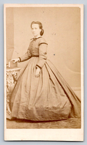 Cdv 1865 femme - femme, au