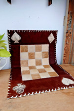 Tapis de Jeu en Peau de Vache ? | Motif Damier | 59 x 40 cm