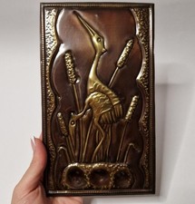 Ancienne plaque d'art mural en métal gaufré années 70 design grue roseau 8,6"...