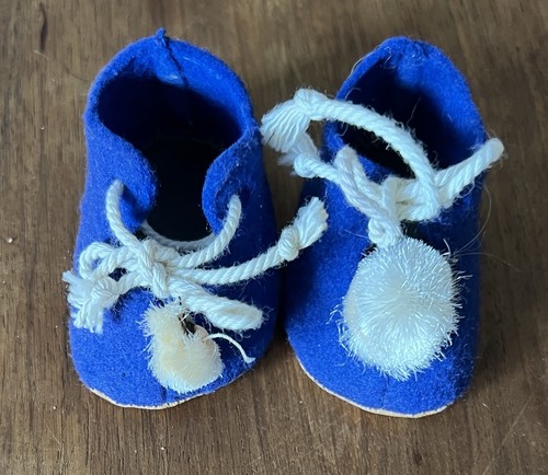 Paire chaussures pour - de,
