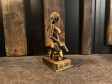 LARA CROFT Gold statue Tomb