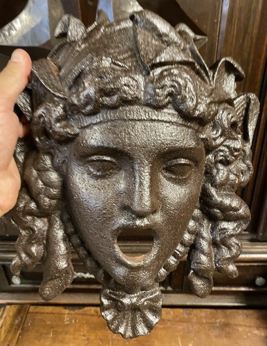 Tête fontaine fonte xixeme - de,